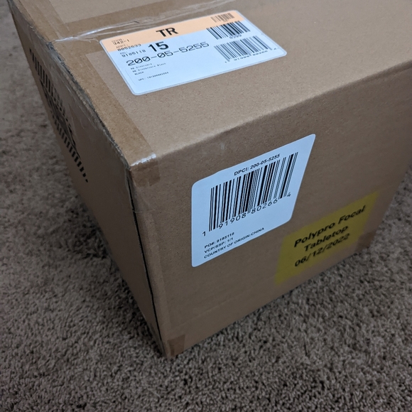 New plastic dinnerware set - Picture 3 of 3